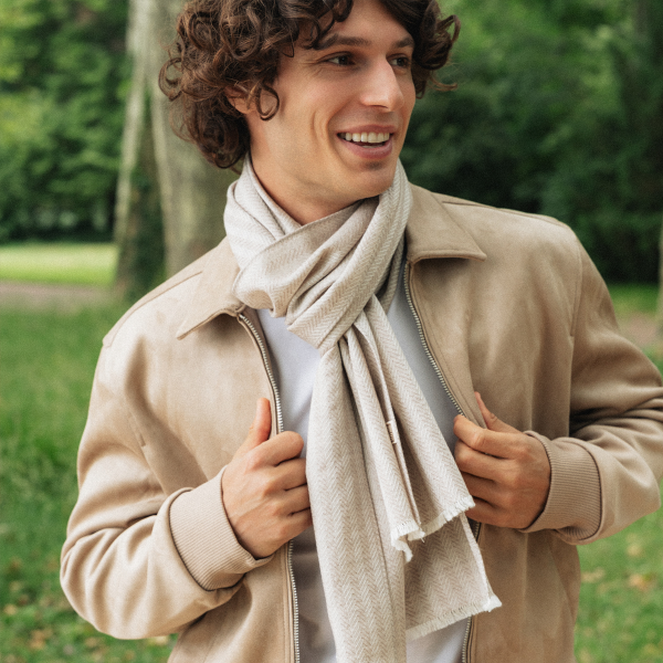 Light beige-men's-cashmere-blend-scarf-Smoking