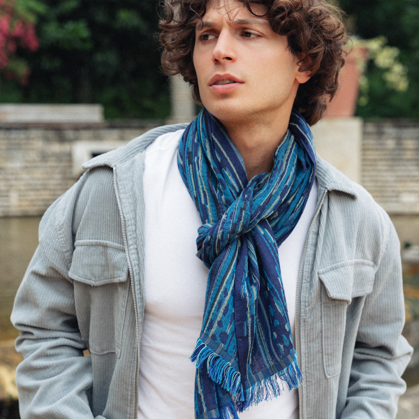 Blue-cotton-silk-wool-men’s-scarf-Sauvage