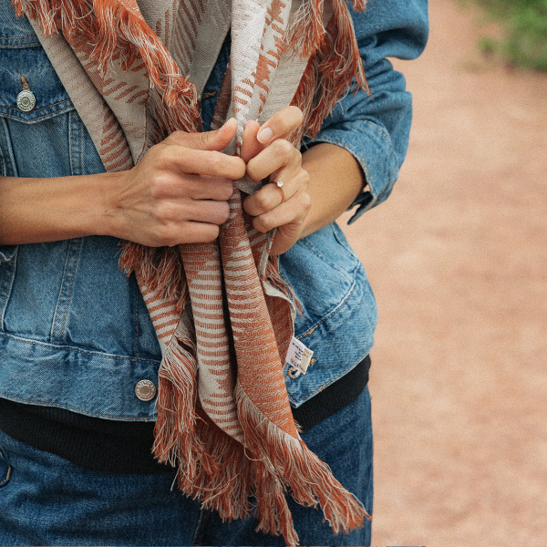 Square scarf-women’s-wool-rayon-caramel-Ecossais